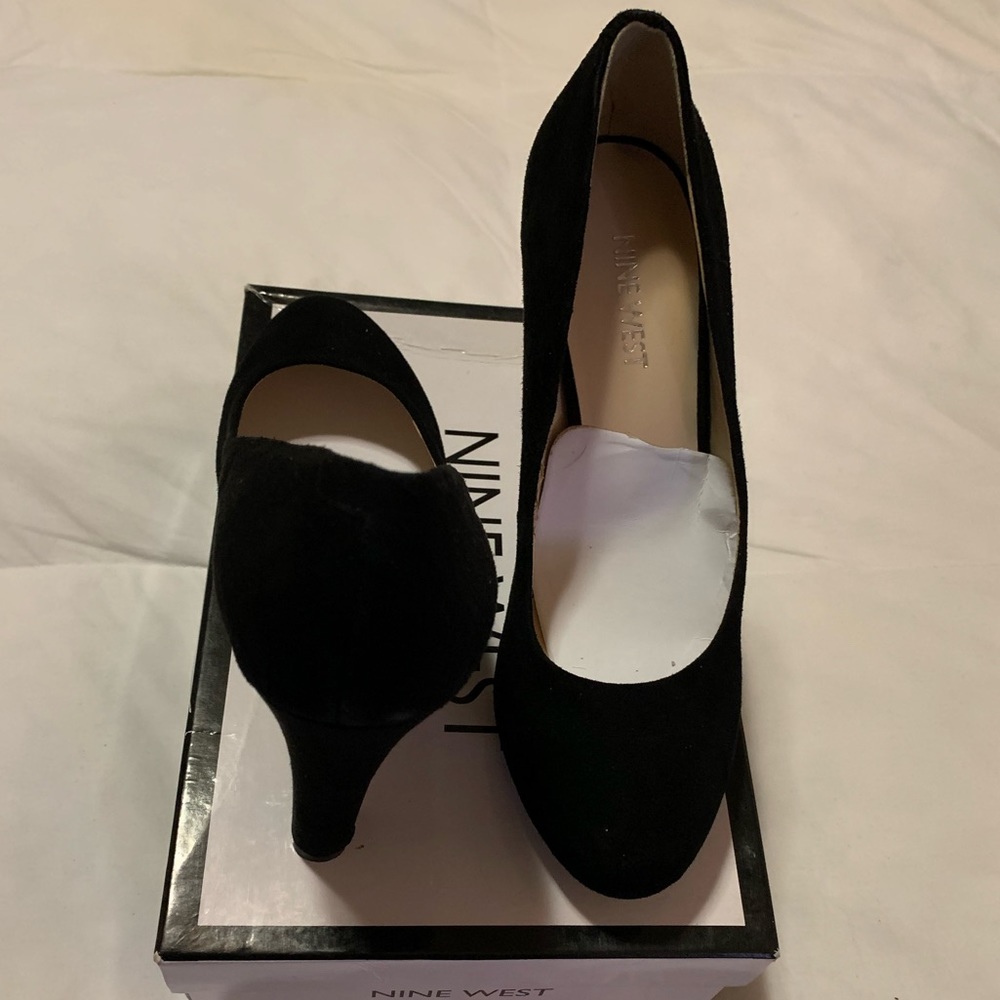 Size 8 new (Nine West)